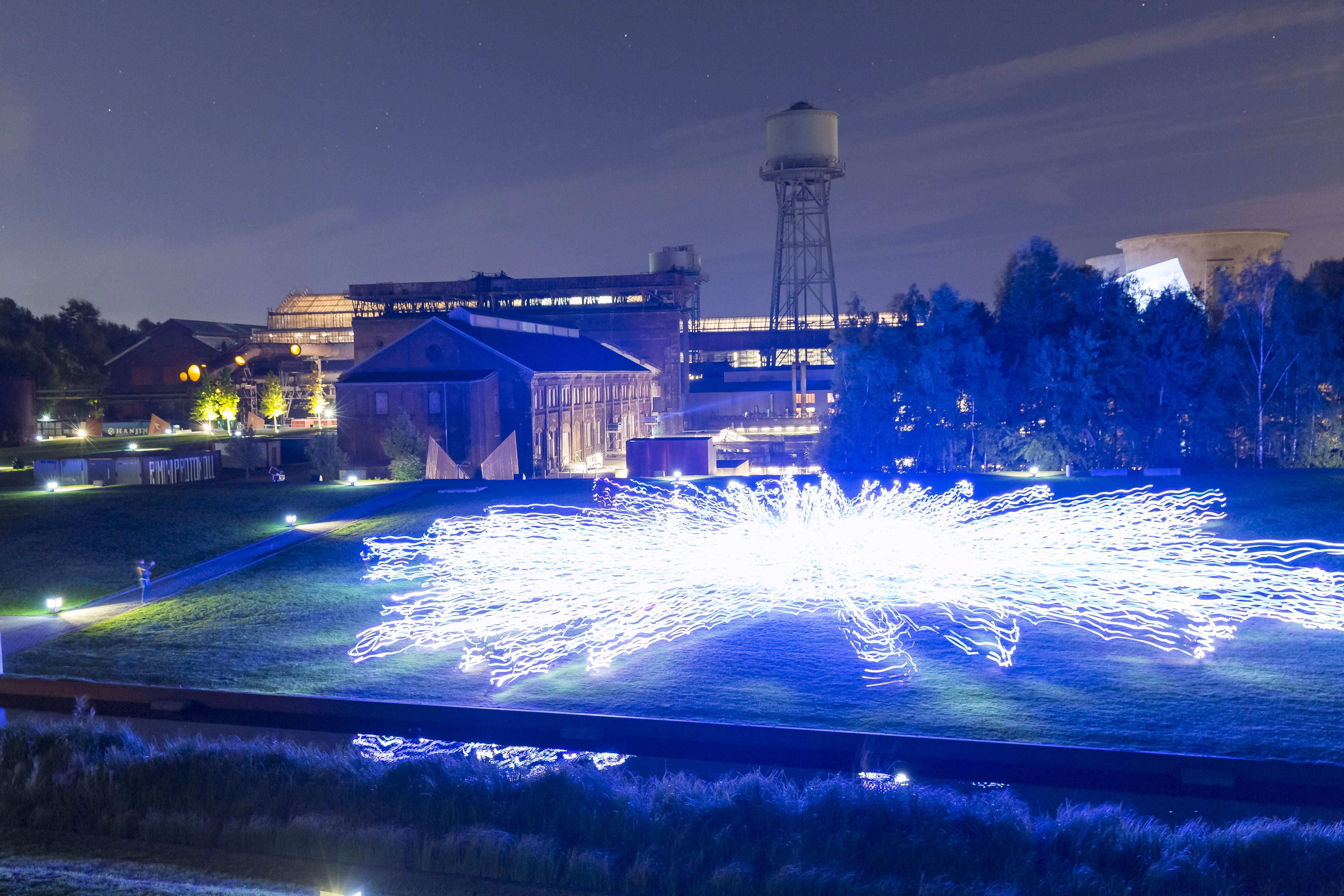 Veranstaltung Speed of Light, Blick aus dem Westpark auf die Jahrhunderthalle Bpochum